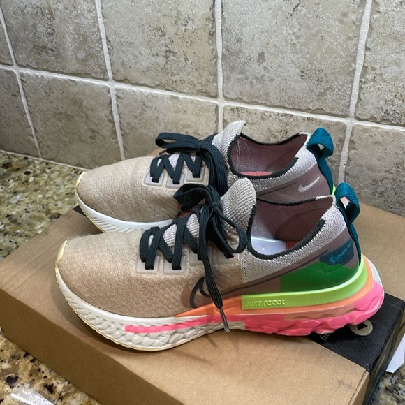 Nike Shoes - 🏃‍♀️NIKE react running tennis shoes.  7